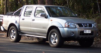 Автостекла Nissan Navara (Frontier) D22 c установкой в Москве